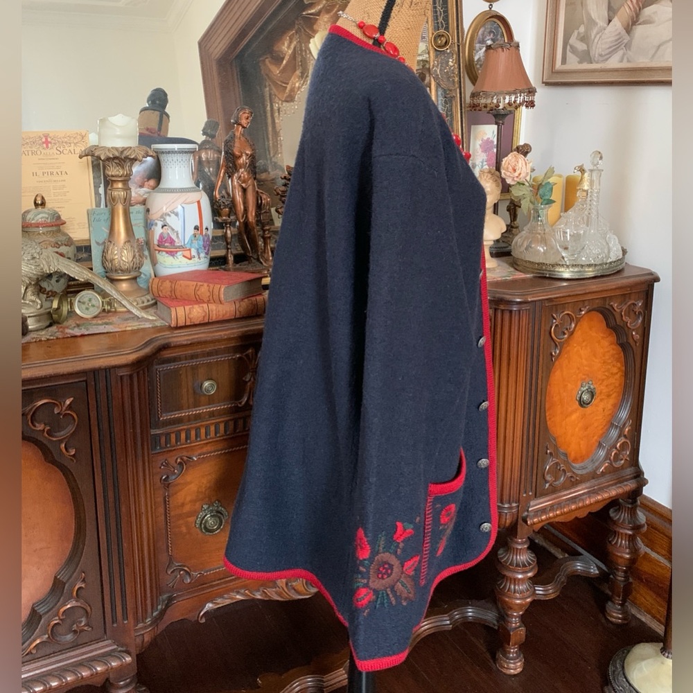Vintage Norwegian-inspired 100% Wool Floral Embroidered Boho Sweater Cardigan - Picture 6 of 11